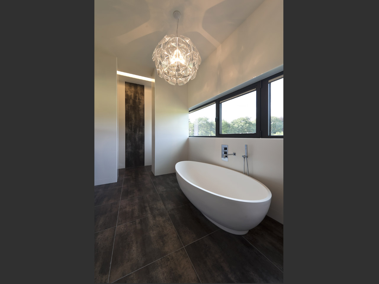 Bathroom with sanitary design imported from all over Europe