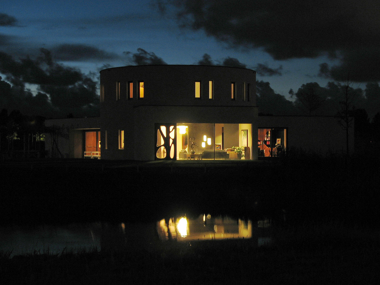 Villa Dalí by night