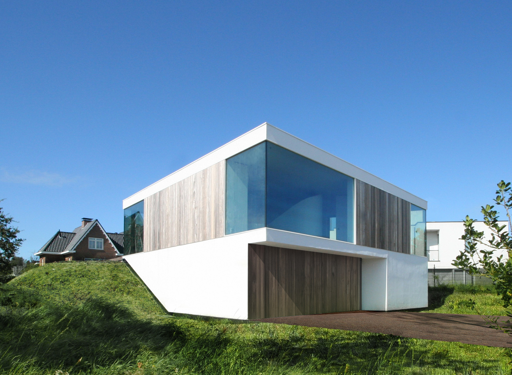 The closed wooden panels in the facade give the occupants privacy as well as constituting a tangible reminder of Australia The closed wooden panels in the facade give the occupants privacy as well as constituting a tangible reminder of Australia